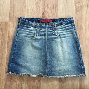 😎 Distressed Denim Mini Skirt